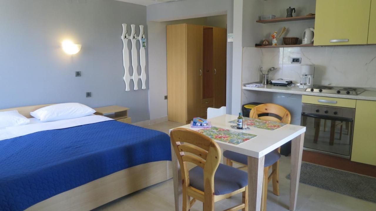 Studio Apartment Branka Malinska Habitación foto